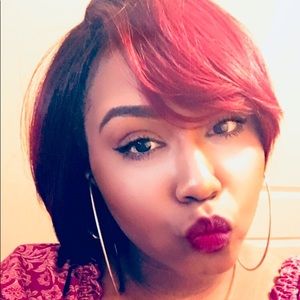 Meet your Posher, Adrianne